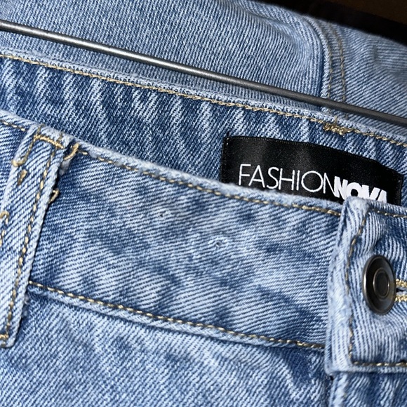 Fashion Nova Ripped Jeans - Picture 4 of 6